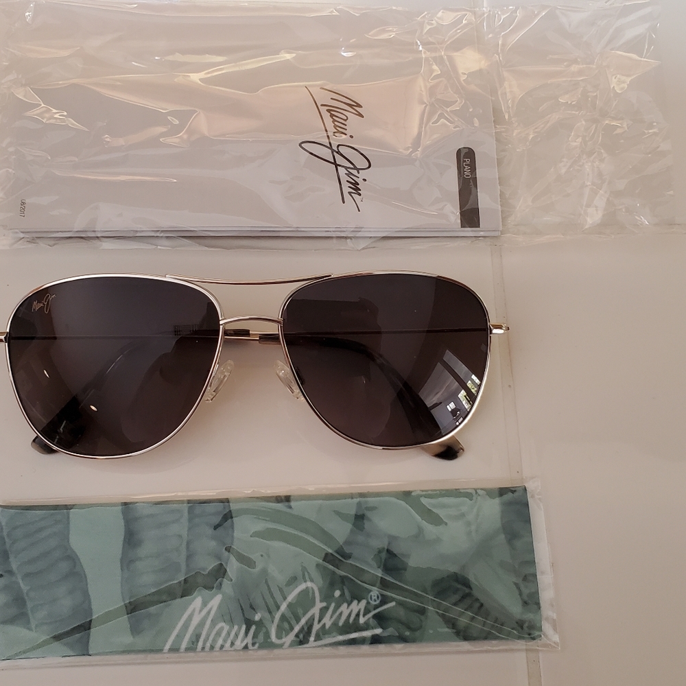 Maui Jim polarized sunglasses brand new, unisex.